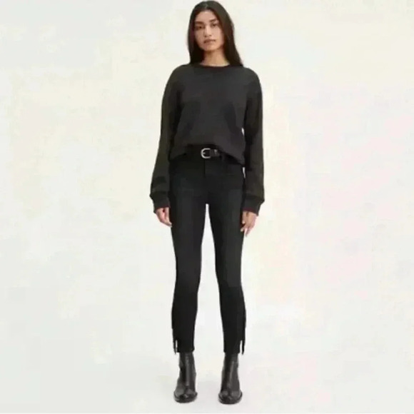 Levi's Denim - Levi’s black high rise skinny ankle fringe jeans 26